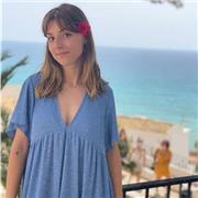 Profesora de idiomas da clases particulares a todos los niveles